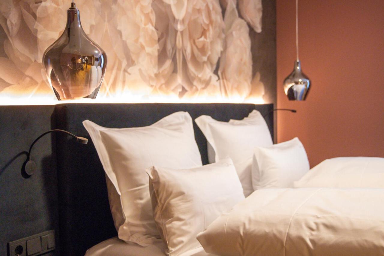 Boutiquehotel Burg Adenbach & Alter Weinbau Бад Нойенар-Арвайлер Екстериор снимка