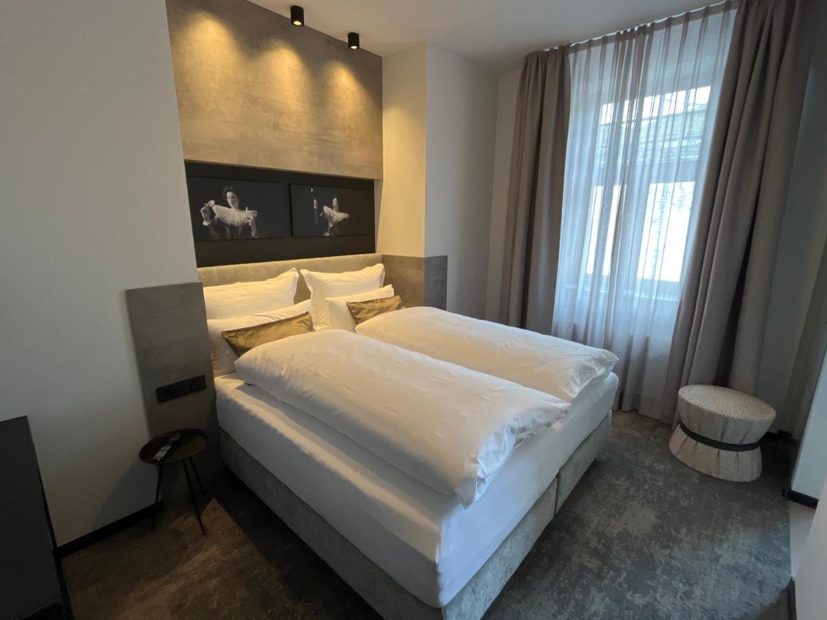 Boutiquehotel Burg Adenbach & Alter Weinbau Бад Нойенар-Арвайлер Екстериор снимка