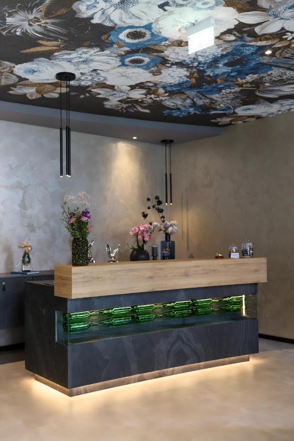 Boutiquehotel Burg Adenbach & Alter Weinbau Бад Нойенар-Арвайлер Екстериор снимка
