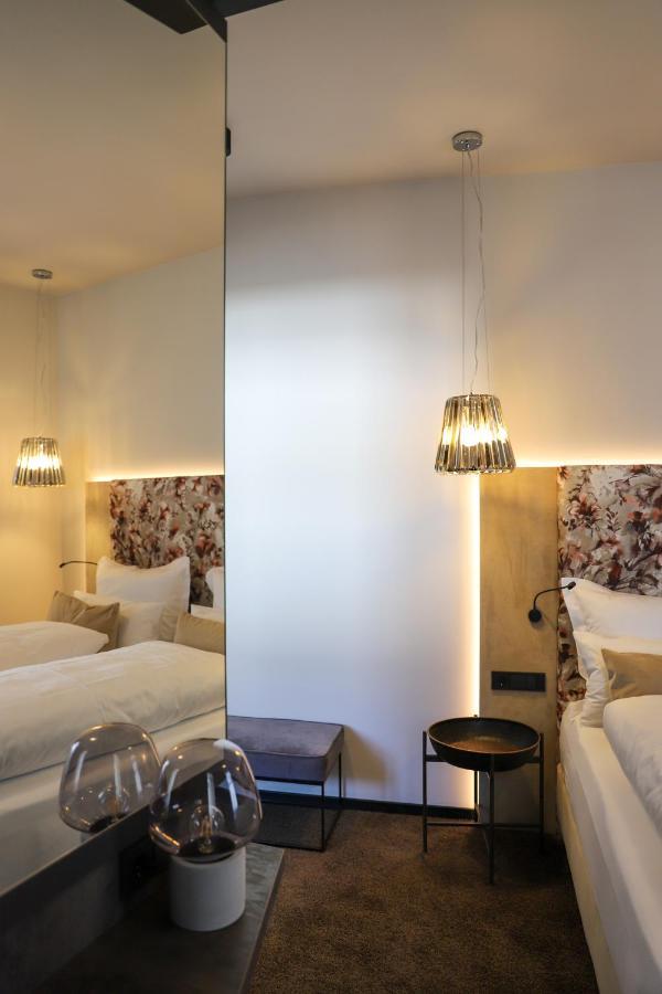Boutiquehotel Burg Adenbach & Alter Weinbau Бад Нойенар-Арвайлер Екстериор снимка