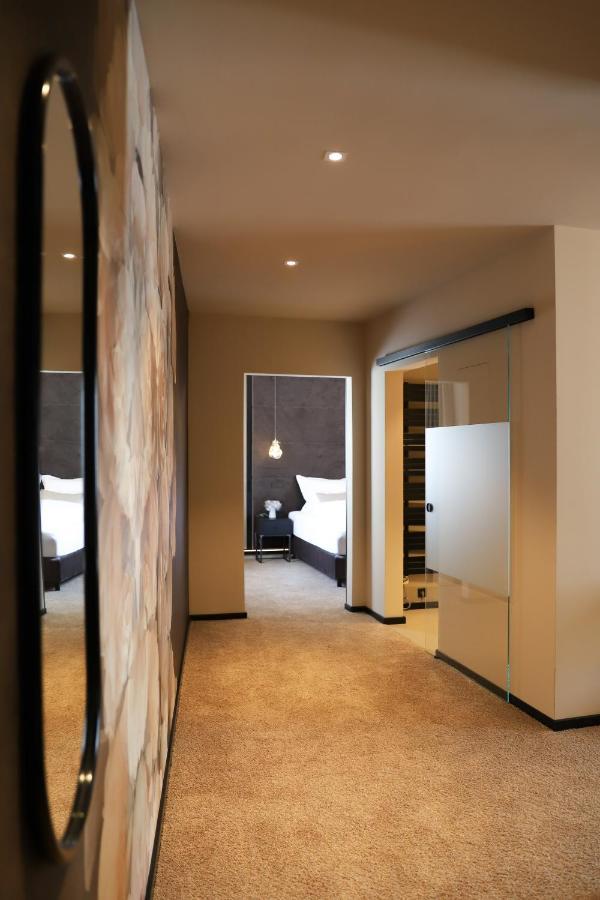 Boutiquehotel Burg Adenbach & Alter Weinbau Бад Нойенар-Арвайлер Екстериор снимка
