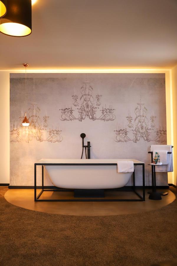 Boutiquehotel Burg Adenbach & Alter Weinbau Бад Нойенар-Арвайлер Екстериор снимка